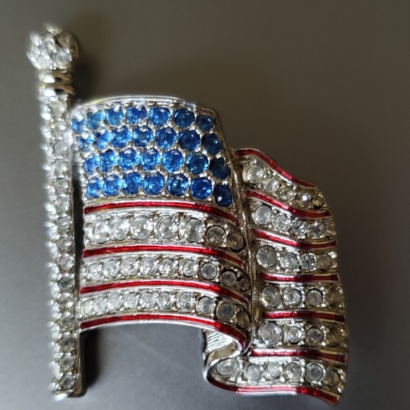 Jewelry - Swarovski American Flag Brooch